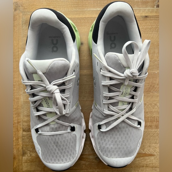 On Cloud Running Cloudflyer 4 in Glacier/Meadow Men’s size 10 - Picture 3 of 11